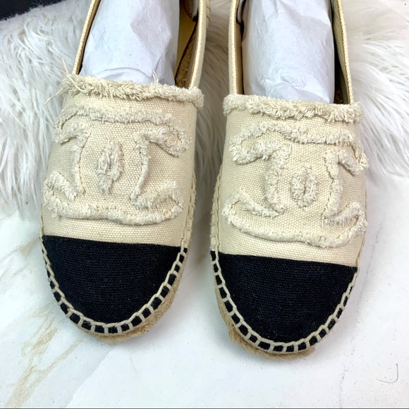 COPY - Chanel Beige & Black Linen Espadrilles - Picture 3 of 7
